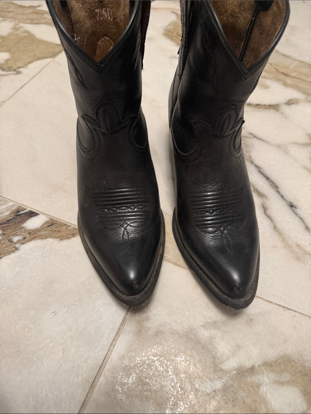 Ariat Black Pointed-Toe Western Heeled Boots